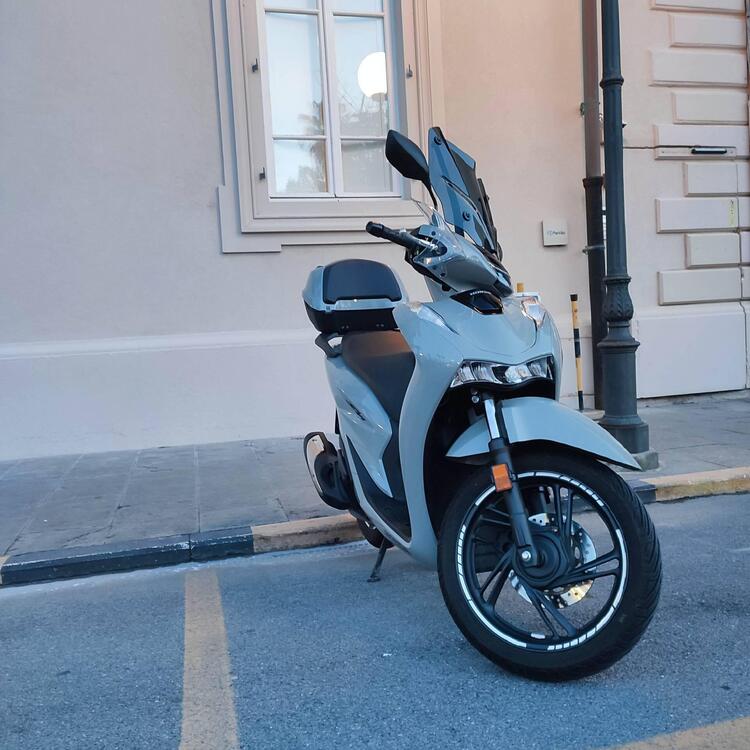 Honda SH 125i (2024 - 25) (2)