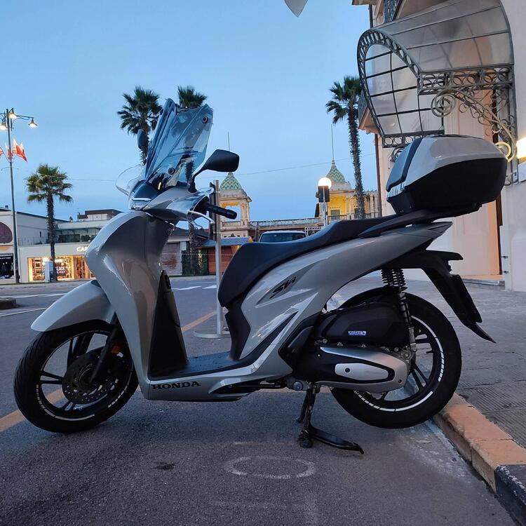 Honda SH 125i (2024 - 25) (3)