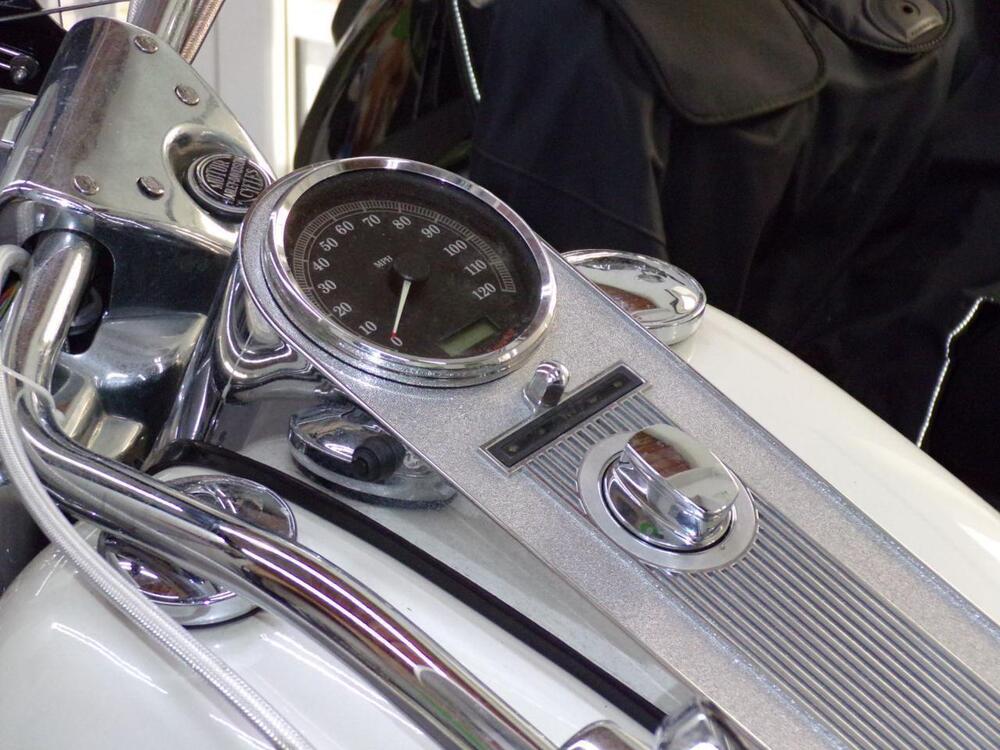 Harley-Davidson 1450 Road King (2002 - 04) - FLHRI (3)