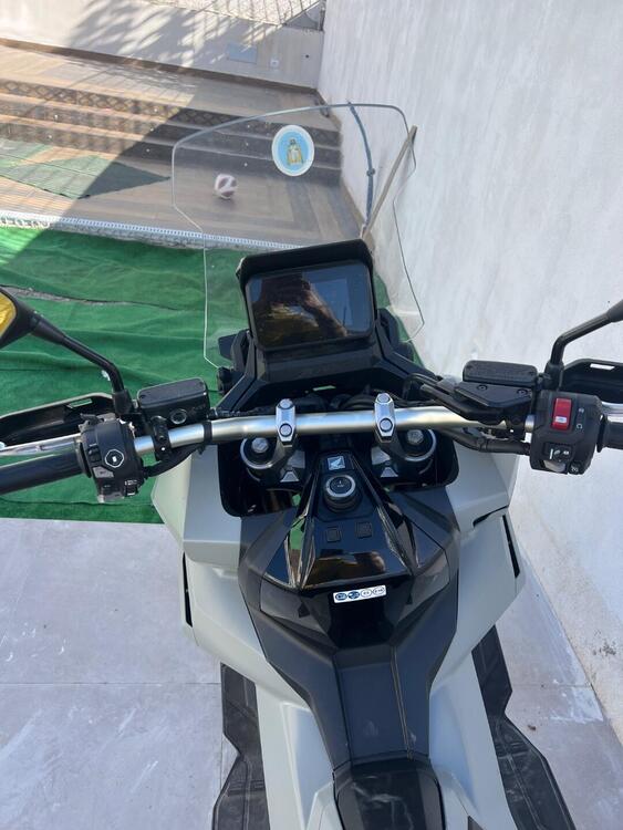 Honda X-ADV 750 Travel (2025) (2)