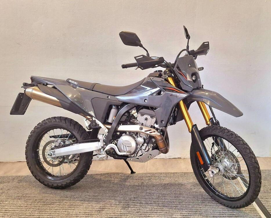 Suzuki DR-Z4S (2025)