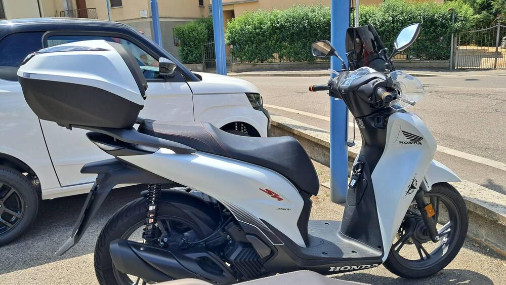 Honda SH 150i (2024 - 25) (3)