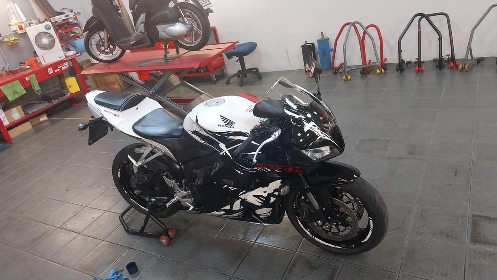 Honda CBR 600 RR (2009 - 12) (2)