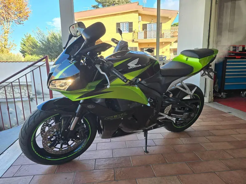 Honda CBR 600 RR (2009 - 12) (2)