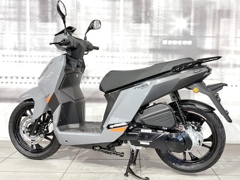 Peugeot Tweet 125 FL GT ABS (2024) (2)