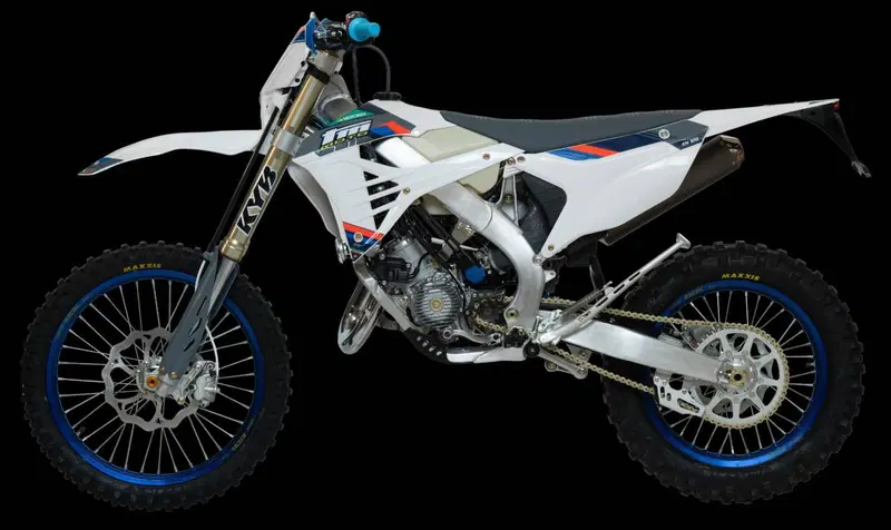 Tm Moto EN 125 ES Fi 2T (2026) (7)