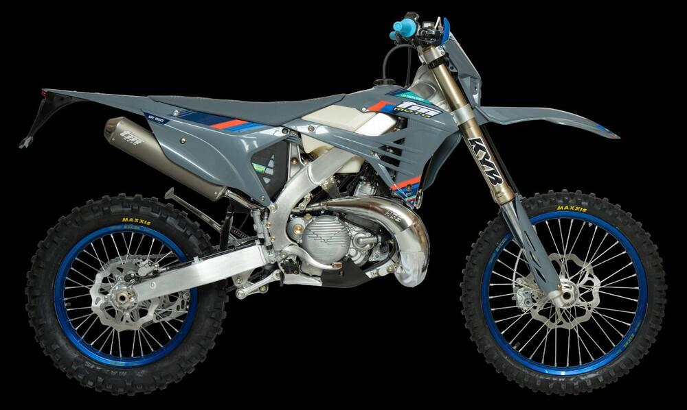 Tm Moto EN 300 Fi ES 2T (2026) (4)
