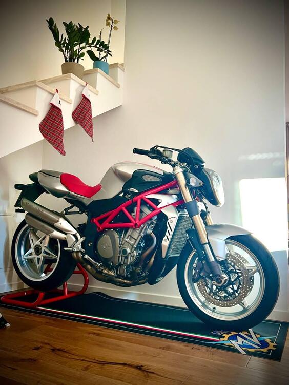 MV Agusta Brutale 910 S (2005 - 11)