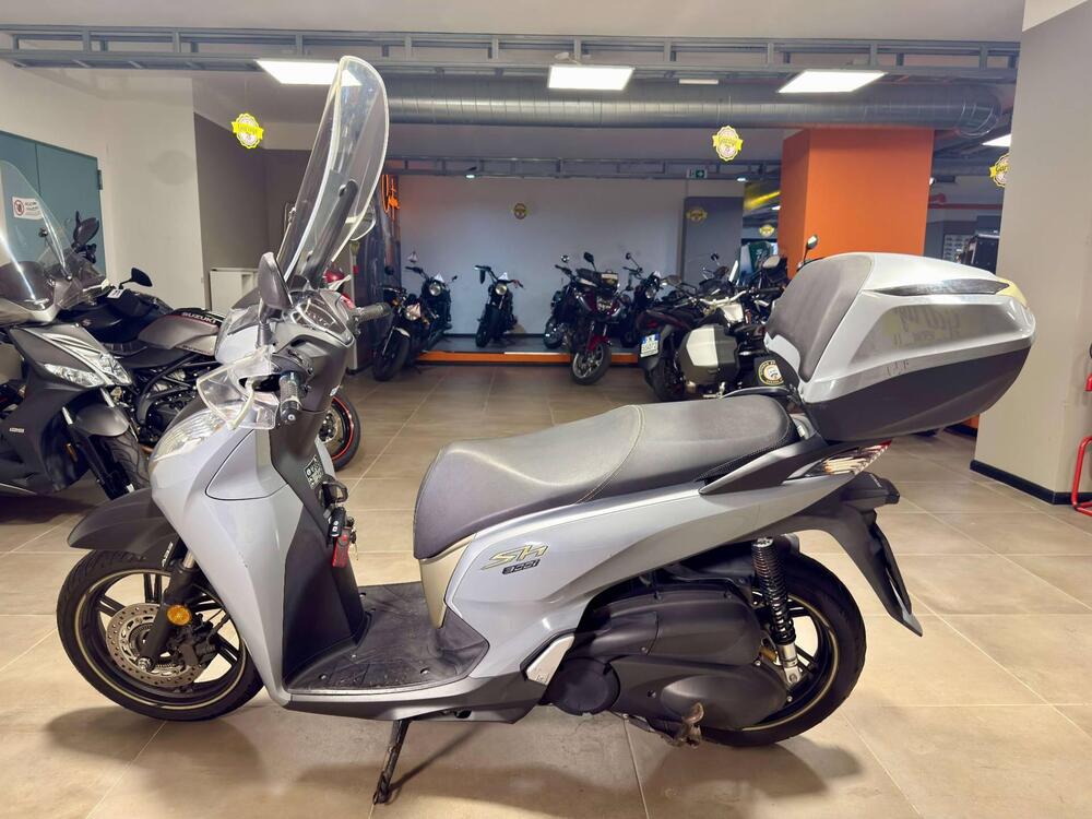 Honda SH 300 i ABS (2016 - 20) (4)