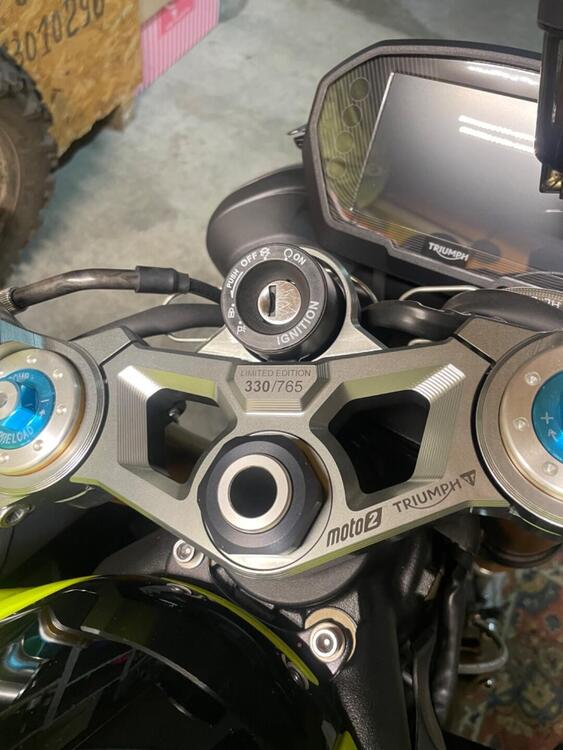 Triumph Street Triple 765 Moto2 Edition (2023 - 24) (3)