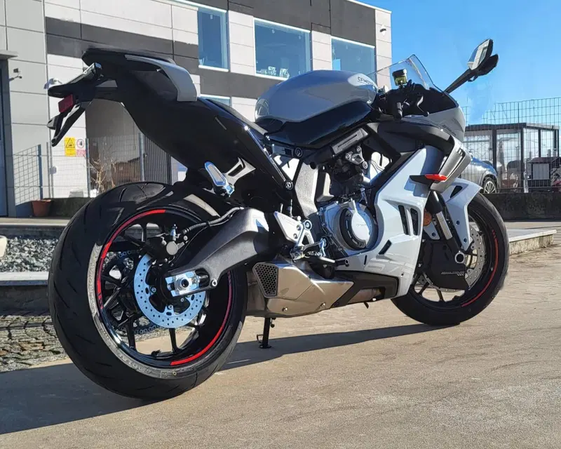 CFMOTO 675SR-R (2025 - 26) (2)