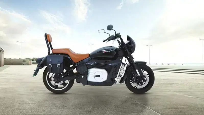 Komaki MX16 Pro, la maxi-cruiser elettrica che non teme le lunghe distanze