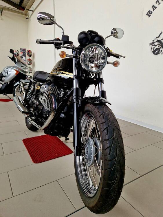 Moto Guzzi V7 Classic (2008 - 12) (2)