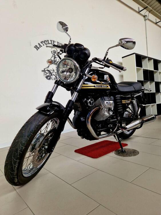 Moto Guzzi V7 Classic (2008 - 12) (3)