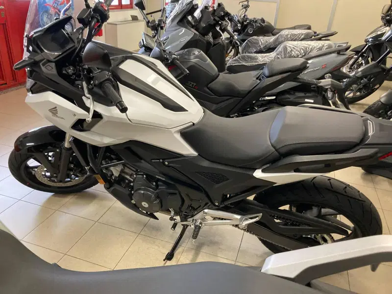 Honda NC 750 X DCT (2025 - 26) (4)