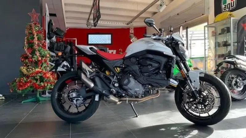 Ducati Monster 937 + (2021 - 25)