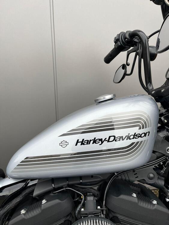Harley-Davidson 1200 Iron (2018 - 20) - XL1200N (5)