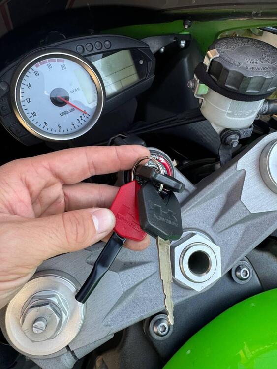 Kawasaki Ninja 600 ZX-6R (2007 - 08) (4)