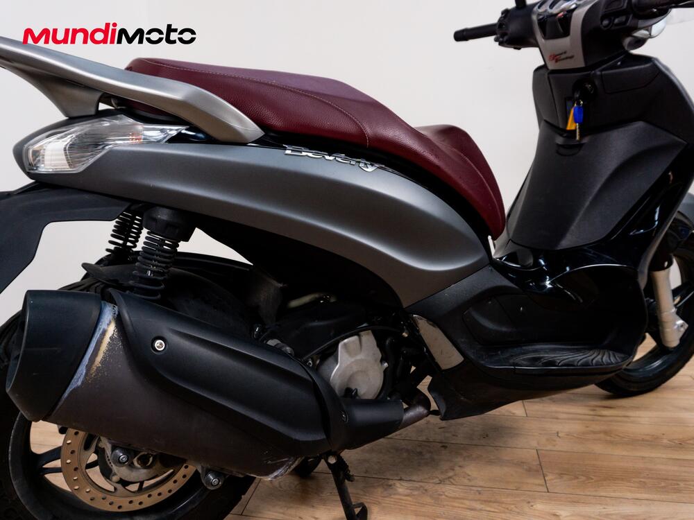 Piaggio Beverly 350 SportTouring ie ABS (2011 - 17) (3)