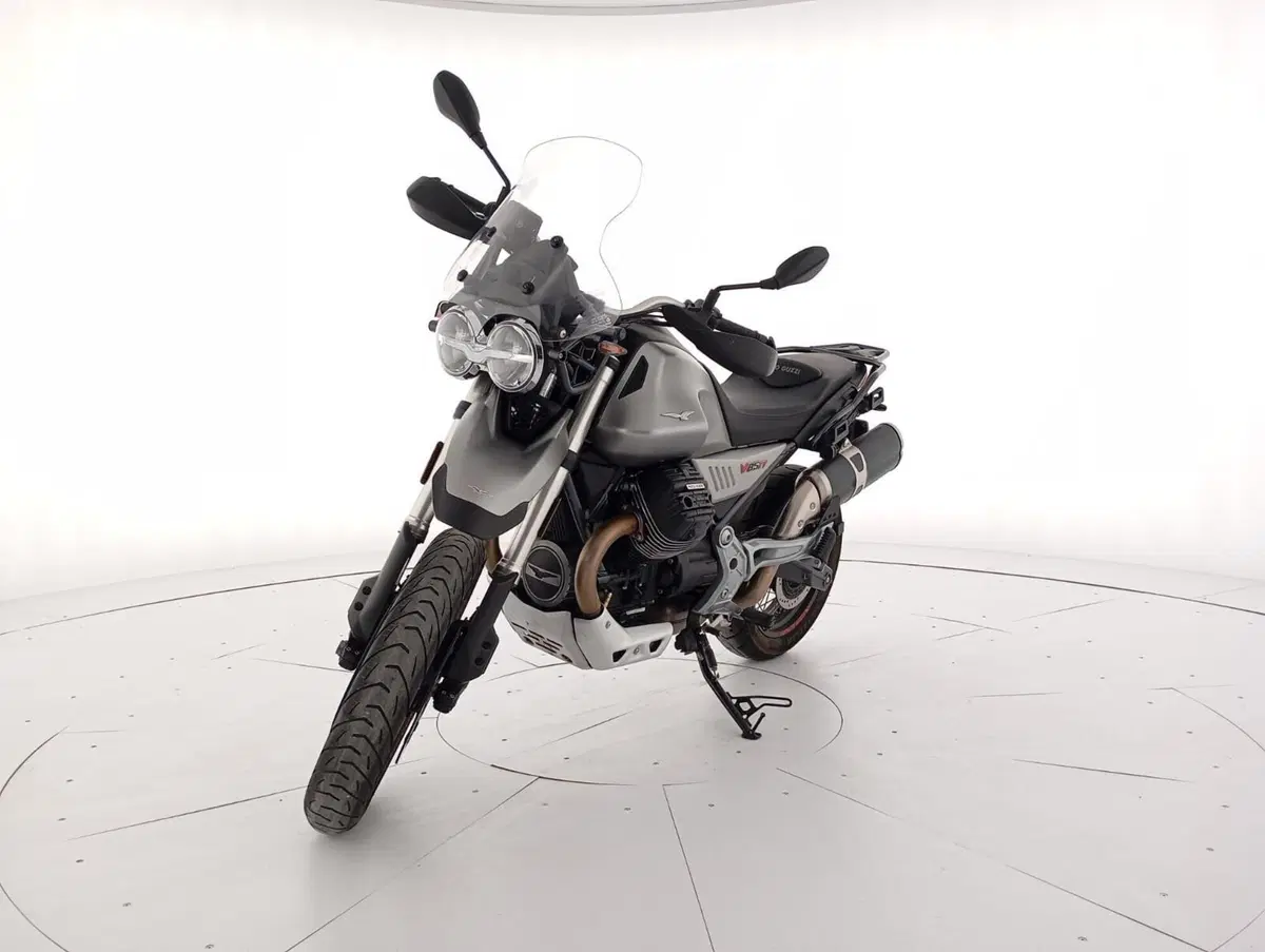 Moto Guzzi V85 TT Centenario (2021 - 22)