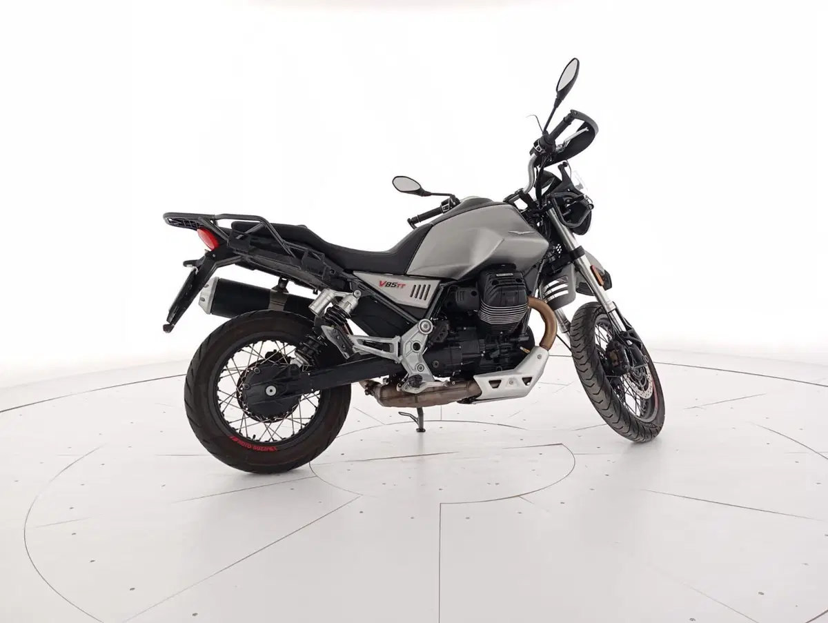 Moto Guzzi V85 TT Centenario (2021 - 22) (4)