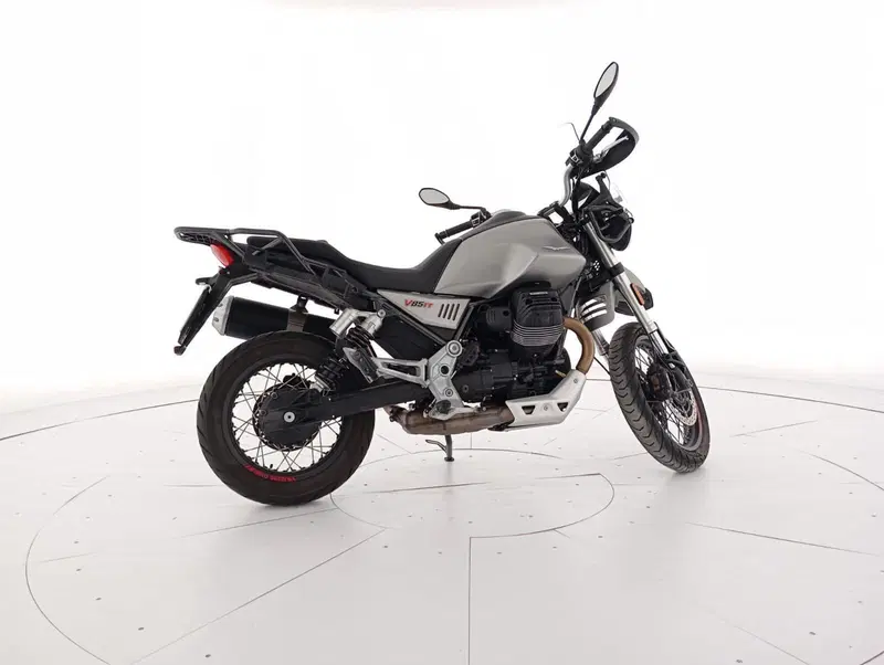 Moto Guzzi V85 TT Centenario (2021 - 22) (4)