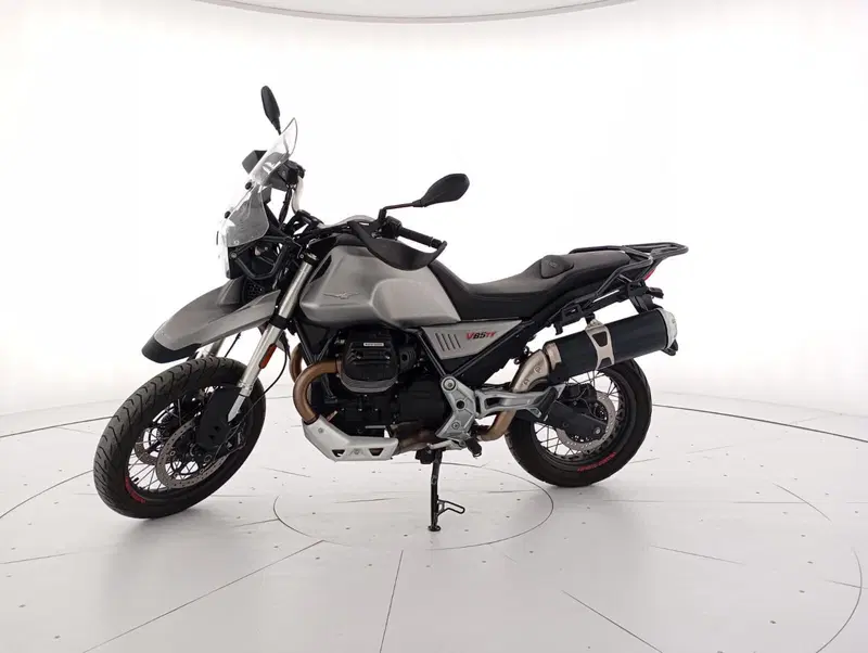 Moto Guzzi V85 TT Centenario (2021 - 22) (6)