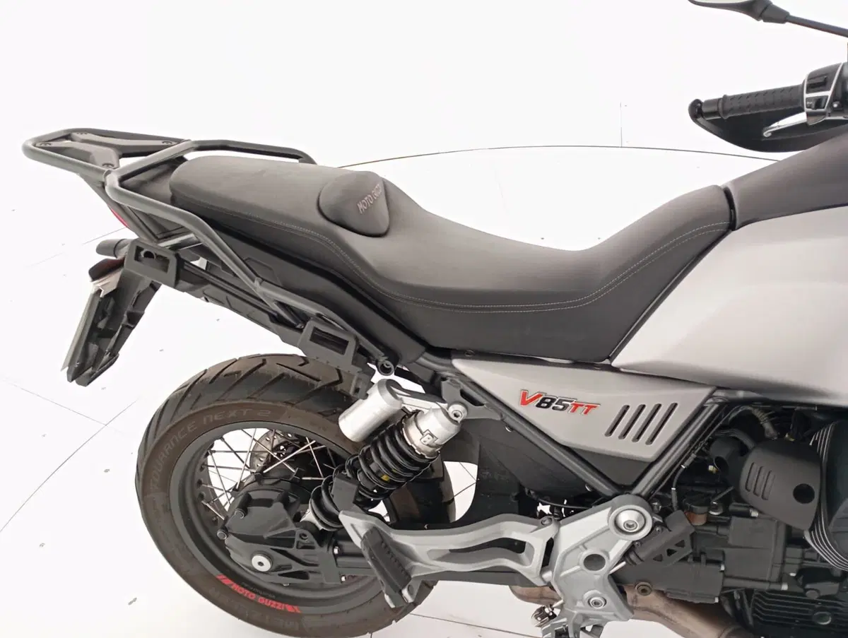 Moto Guzzi V85 TT Centenario (2021 - 22) (8)