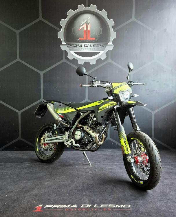 Fantic Motor XMF 125 Motard Performance 4T (2023 - 24) (4)