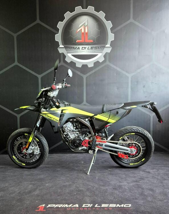Fantic Motor XMF 125 Motard Performance 4T (2023 - 24) (2)