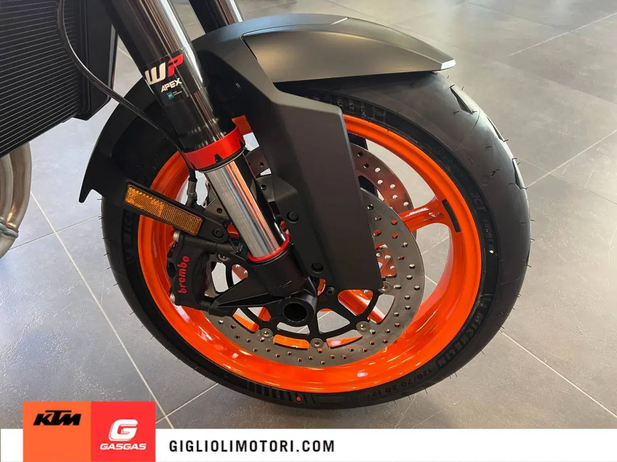 KTM 990 Duke R (2026) (7)