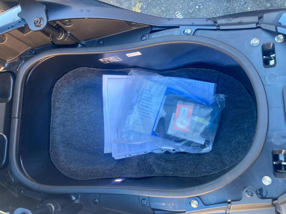 Yamaha T-Max 560 (2022 - 24) (3)