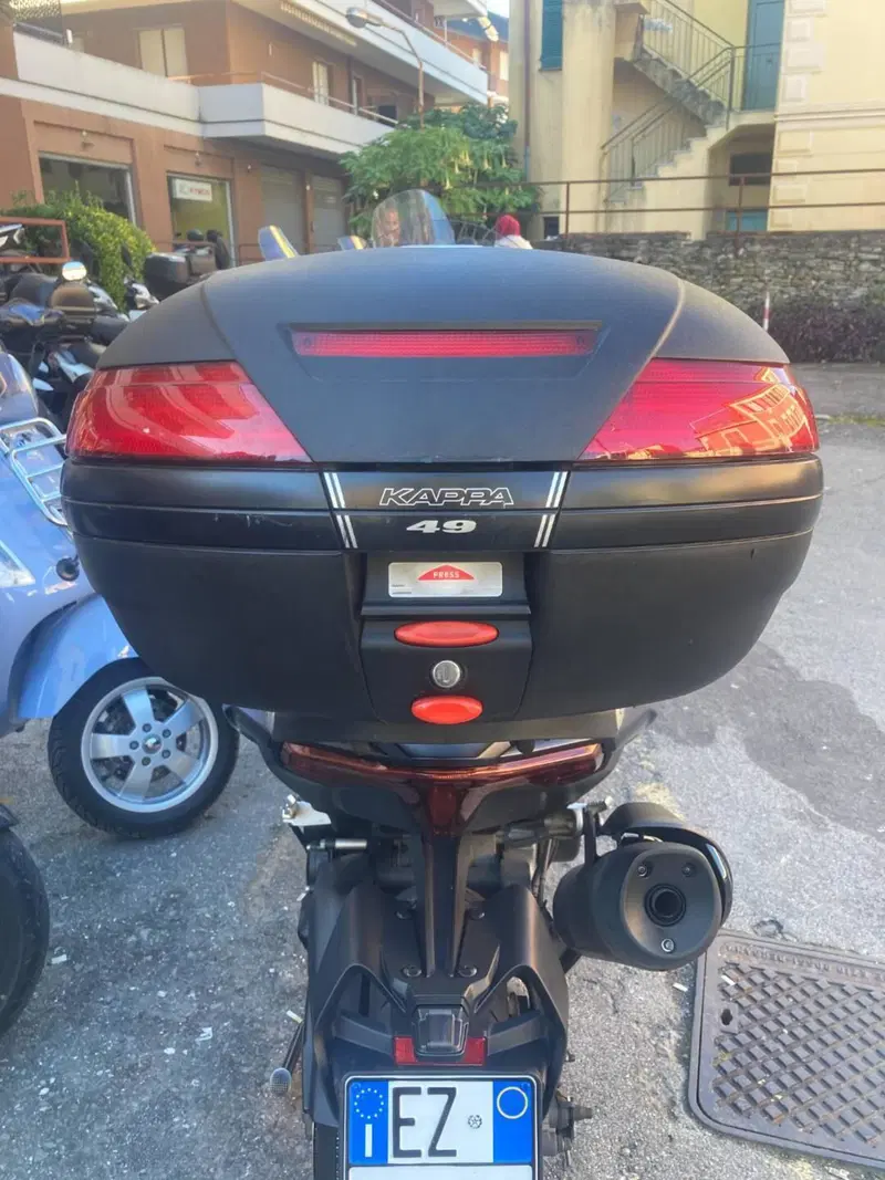 Yamaha T-Max 560 (2022 - 24) (4)