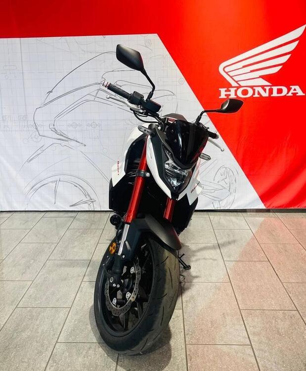 Honda CB 750 Hornet (2023 - 24) (3)