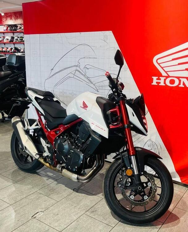 Honda CB 750 Hornet (2023 - 24) (5)