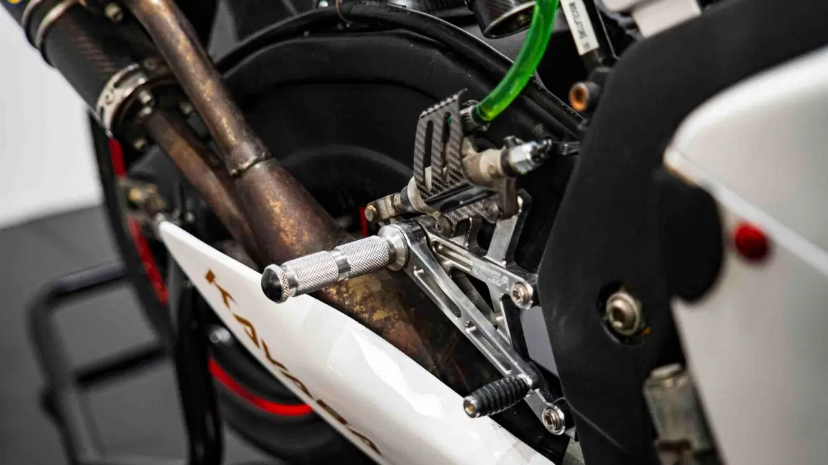 Suzuki RGV 250 GAMMA (16)