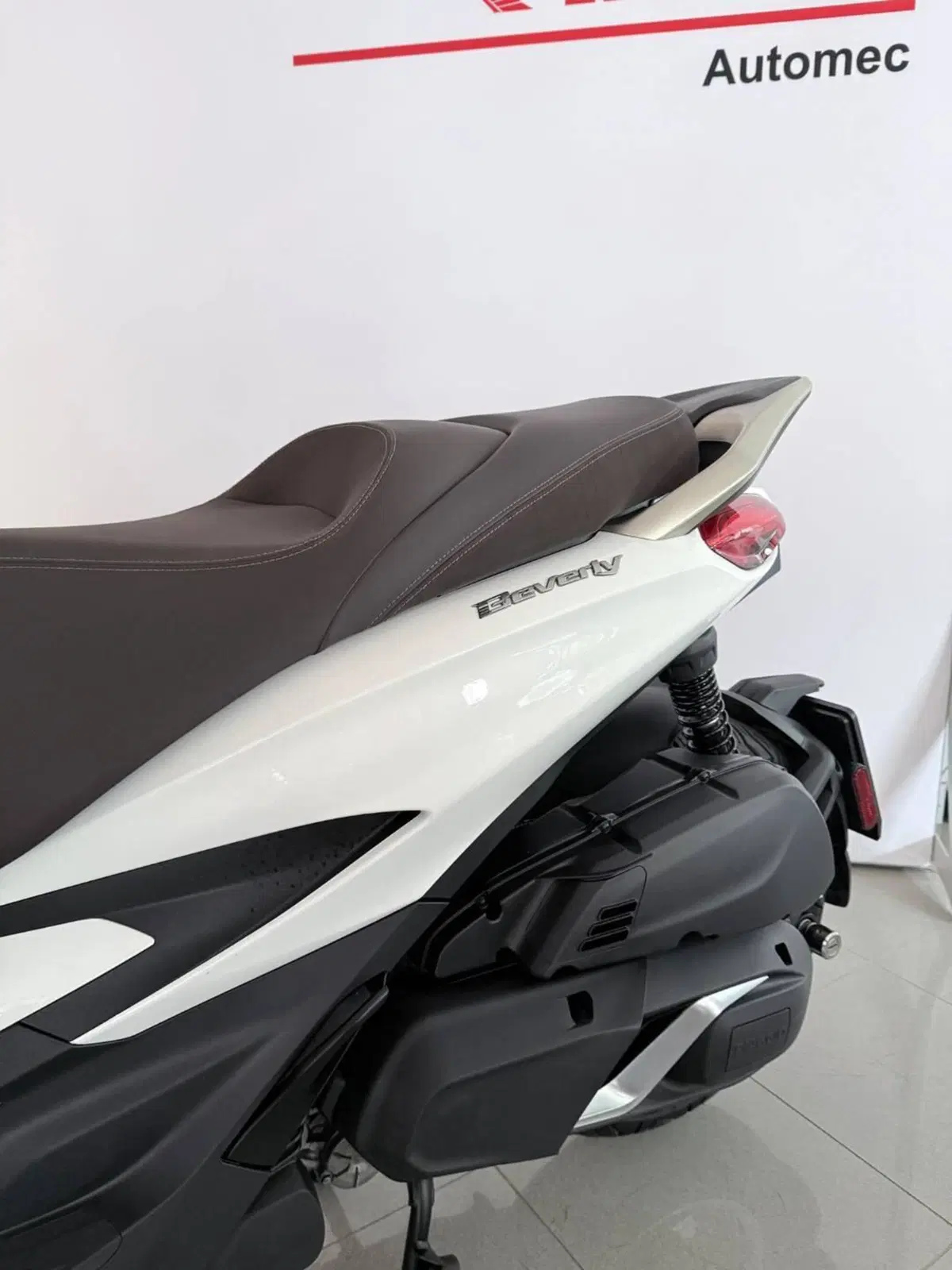 Piaggio Beverly 400 ABS-ASR (2021 - 24) (2)