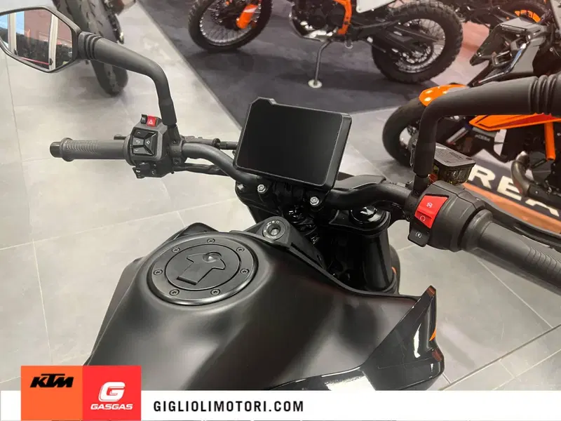 KTM 790 Duke (2025 - 26) (8)