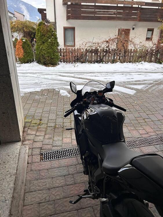 Yamaha YZF R7 (2021 - 25) (4)