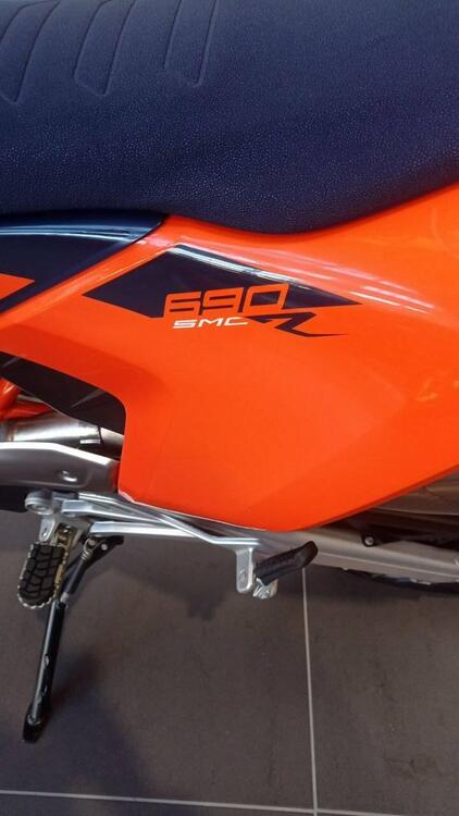 KTM 690 SMC R (2026) (3)