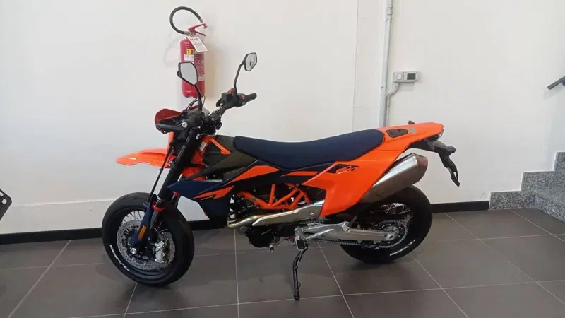 KTM 690 SMC R (2026)