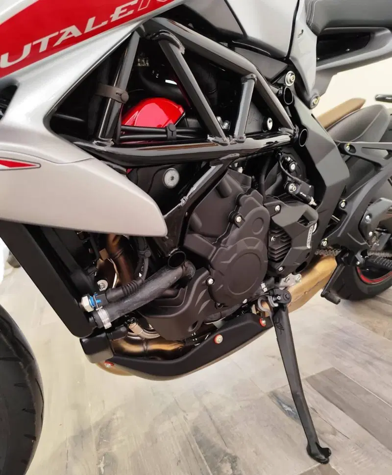 MV Agusta Brutale 801 RR Ottantesimo (2025 - 26) (12)