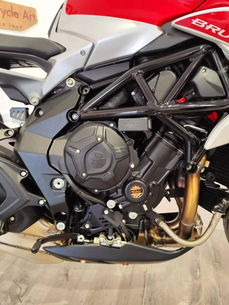 MV Agusta Brutale 801 RR Ottantesimo (2025 - 26) (16)