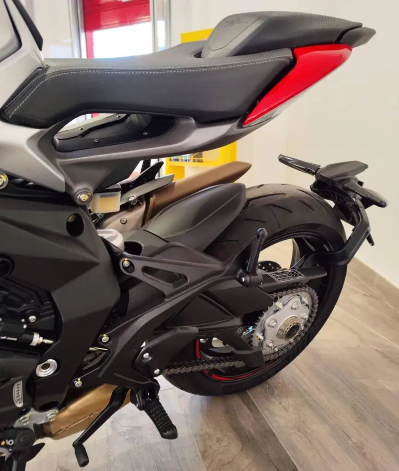 MV Agusta Brutale 801 RR Ottantesimo (2025 - 26) (17)
