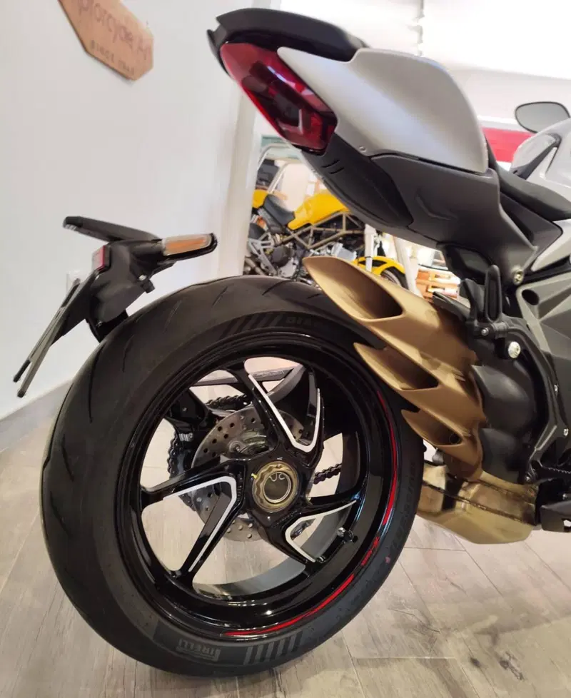 MV Agusta Brutale 801 RR Ottantesimo (2025 - 26) (19)
