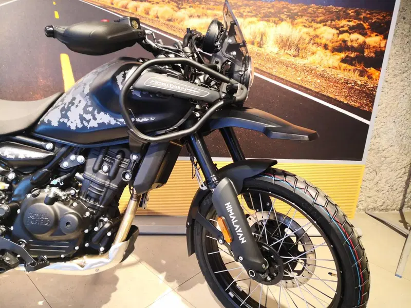 Royal Enfield Himalayan 450 Mana Black (2026) (4)