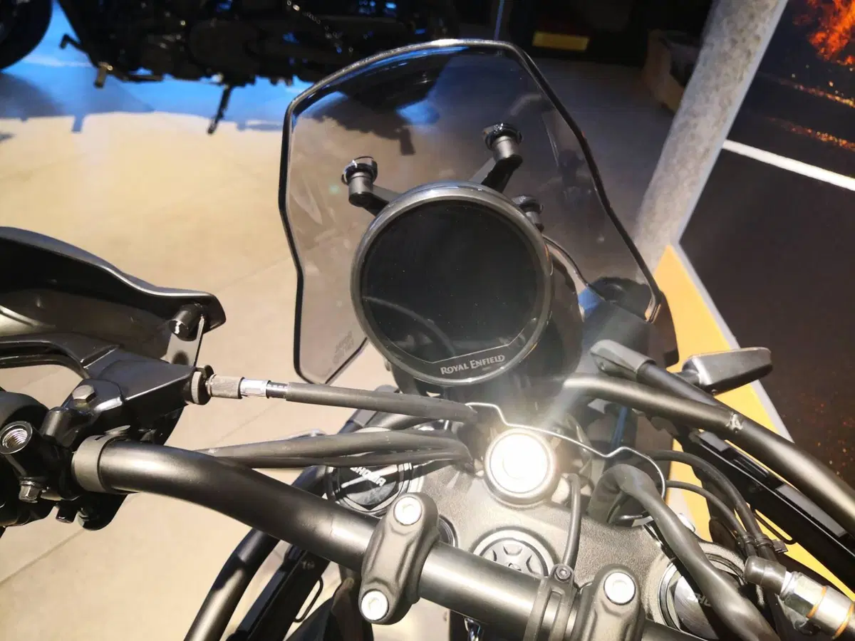 Royal Enfield Himalayan 450 Mana Black (2026) (12)