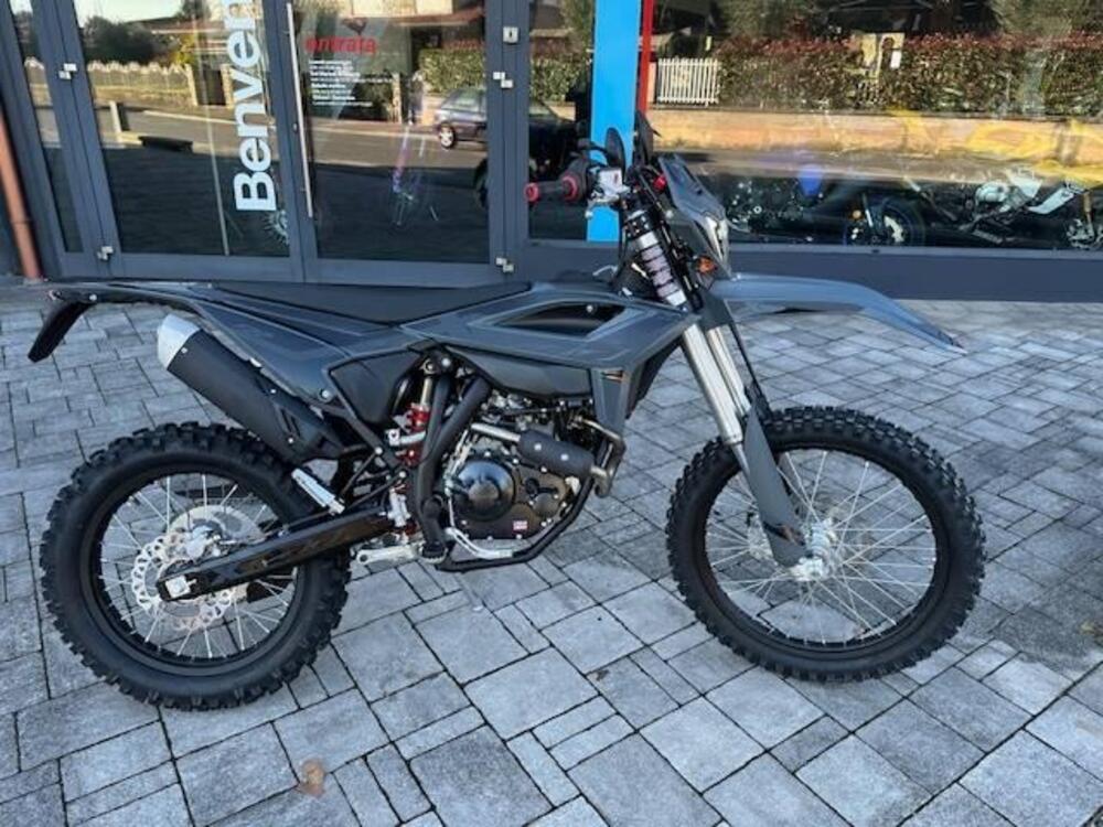 Betamotor RR 125 4T Enduro T - X Special Edition (2025) (3)