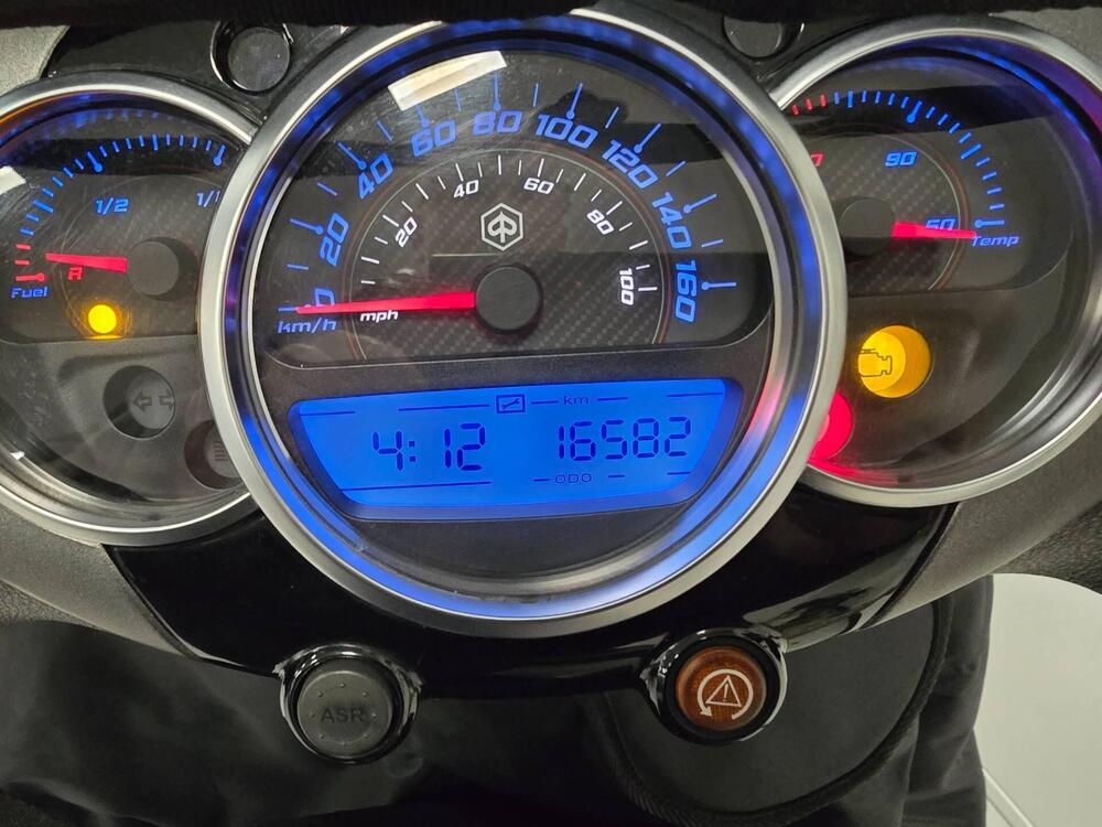 Piaggio Beverly 300 i.e. ABS-ASR (2016 - 20) (5)