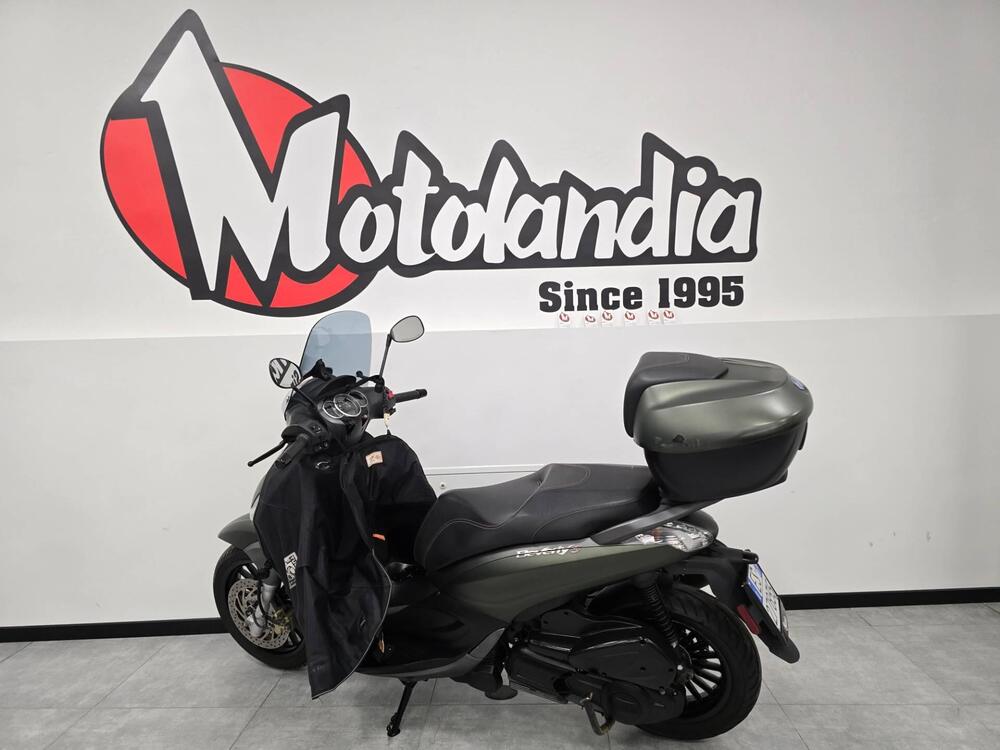 Piaggio Beverly 300 i.e. ABS-ASR (2016 - 20) (3)